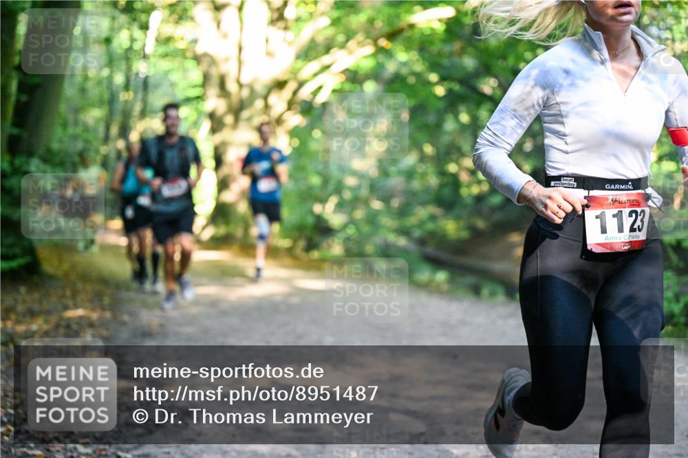 28.09.2025 - 33. Volkslauf durch das schöne Alstertal Dr. Thomas Lammeyer http://msf.ph/oto/8951487 28.09.2025 10:18:08 Laufen 1123 meine-sportfotos.de