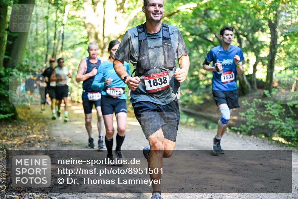28.09.2025 - 33. Volkslauf durch das schöne Alstertal Dr. Thomas Lammeyer http://msf.ph/oto/8951501 28.09.2025 10:18:10 Laufen 1614, 012, 1638, 1533 meine-sportfotos.de