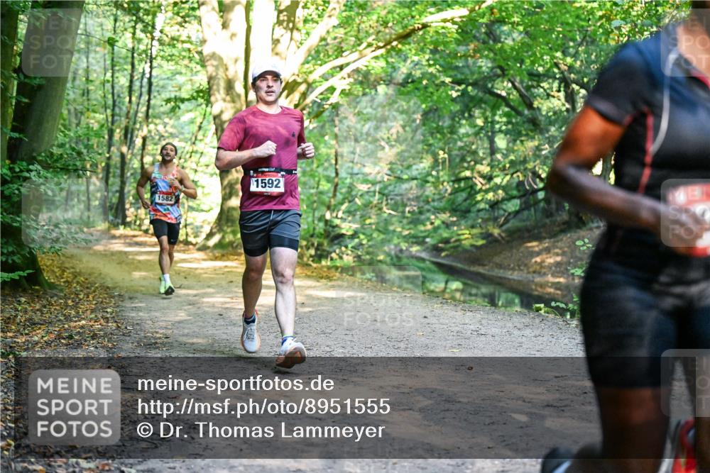 28.09.2025 - 33. Volkslauf durch das schöne Alstertal Dr. Thomas Lammeyer http://msf.ph/oto/8951555 28.09.2025 10:18:21 Laufen 1582, 1592 meine-sportfotos.de