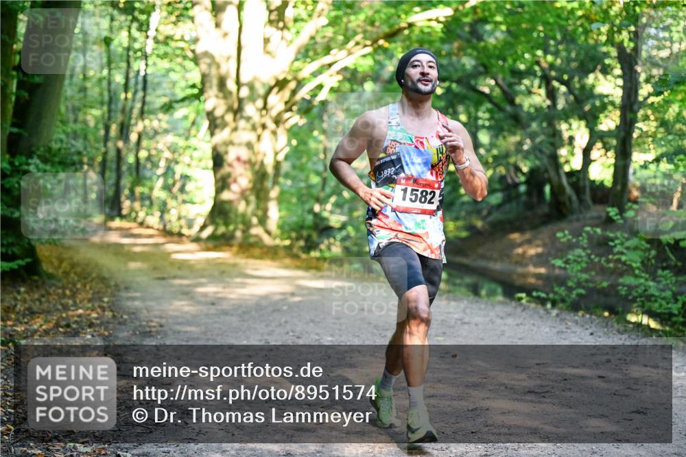 28.09.2025 - 33. Volkslauf durch das schöne Alstertal Dr. Thomas Lammeyer http://msf.ph/oto/8951574 28.09.2025 10:18:24 Laufen 1972, 1582 meine-sportfotos.de