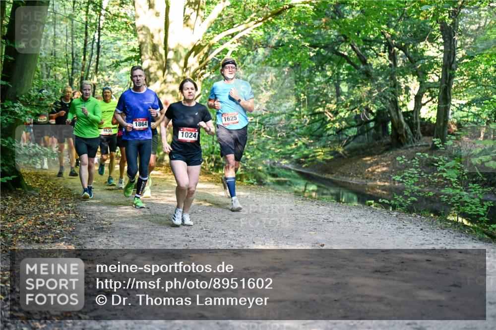 28.09.2025 - 33. Volkslauf durch das schöne Alstertal Dr. Thomas Lammeyer http://msf.ph/oto/8951602 28.09.2025 10:18:41 Laufen 629, 1636, 1864, 1024, 1625 meine-sportfotos.de