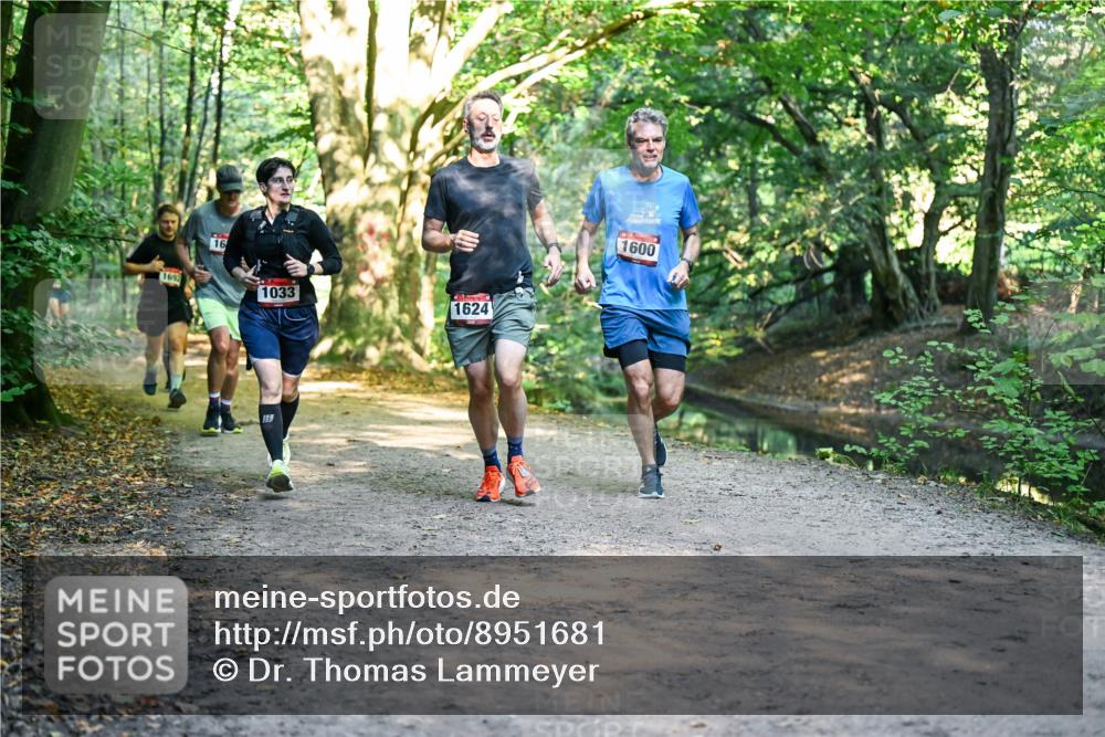 28.09.2025 - 33. Volkslauf durch das schöne Alstertal Dr. Thomas Lammeyer http://msf.ph/oto/8951681 28.09.2025 10:18:58 Laufen 1692, 16, 1033, 1624, 1600 meine-sportfotos.de