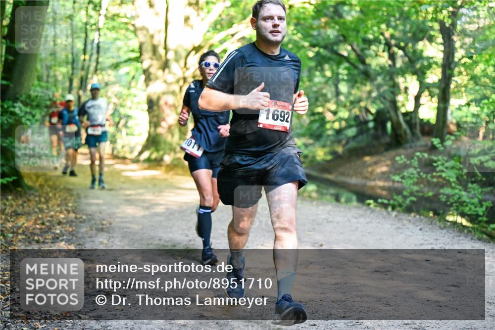 28.09.2025 - 33. Volkslauf durch das schöne Alstertal Dr. Thomas Lammeyer http://msf.ph/oto/8951710 28.09.2025 10:19:02 Laufen 1011, 1692 meine-sportfotos.de