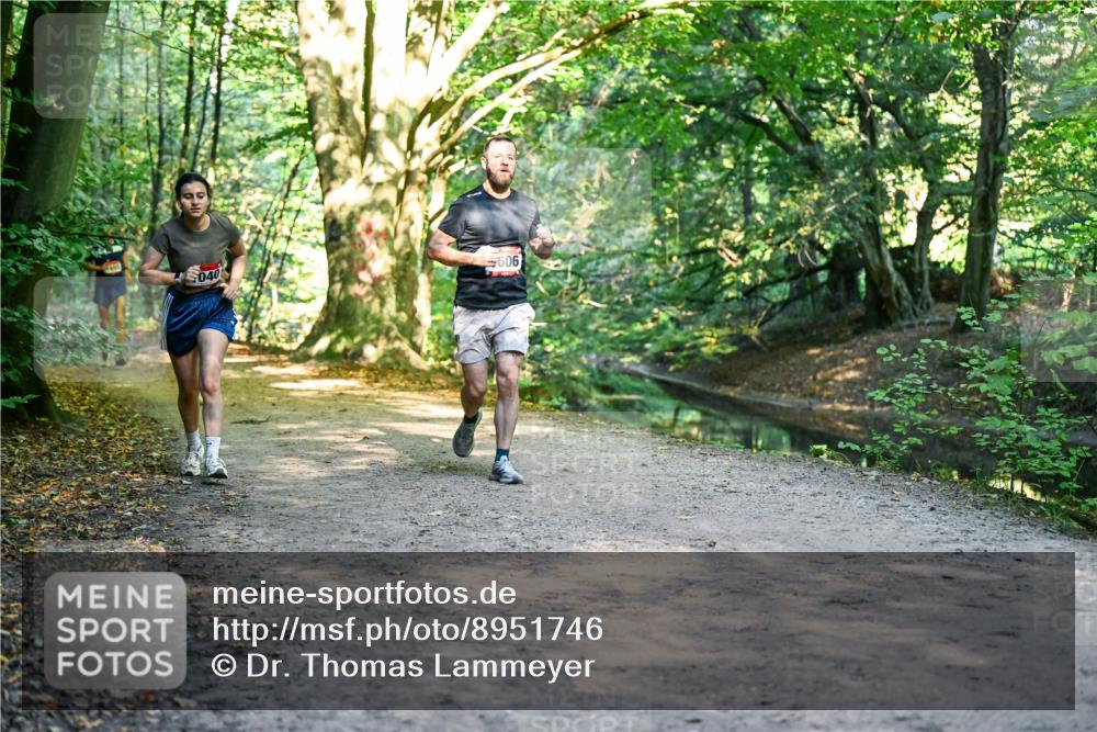 28.09.2025 - 33. Volkslauf durch das schöne Alstertal Dr. Thomas Lammeyer http://msf.ph/oto/8951746 28.09.2025 10:19:10 Laufen 909, 040 meine-sportfotos.de