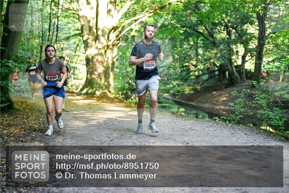 28.09.2025 - 33. Volkslauf durch das schöne Alstertal Dr. Thomas Lammeyer http://msf.ph/oto/8951750 28.09.2025 10:19:10 Laufen 1606, 1040 meine-sportfotos.de