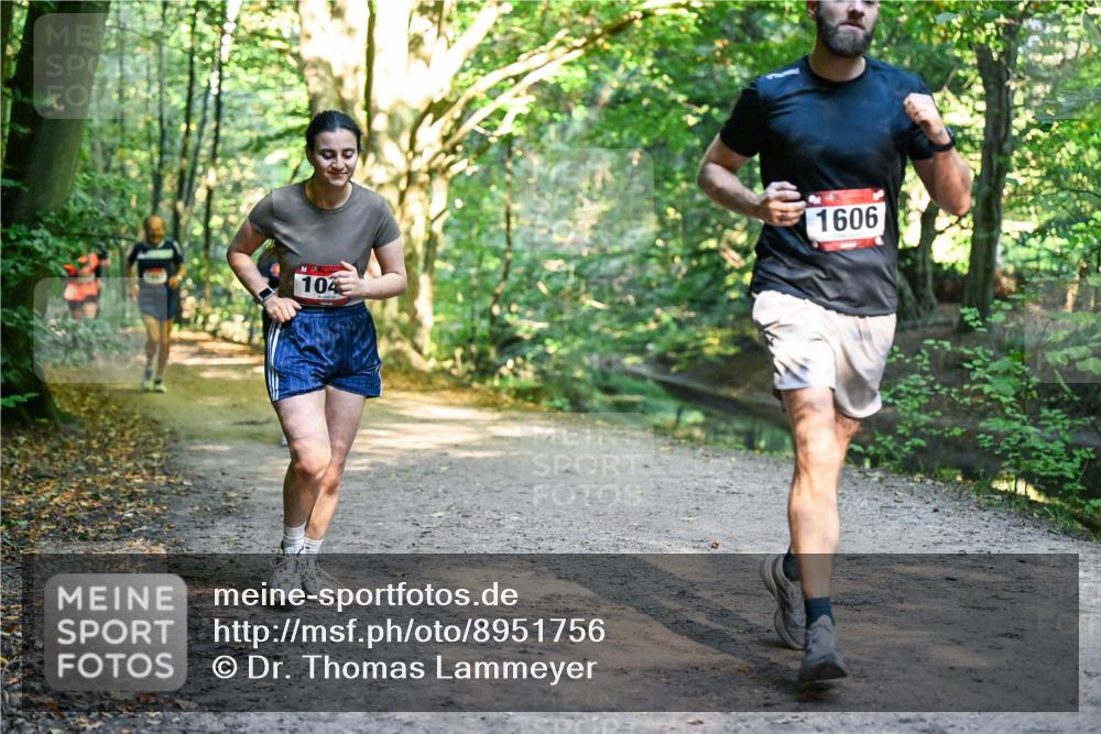 28.09.2025 - 33. Volkslauf durch das schöne Alstertal Dr. Thomas Lammeyer http://msf.ph/oto/8951756 28.09.2025 10:19:11 Laufen 1606, 104 meine-sportfotos.de