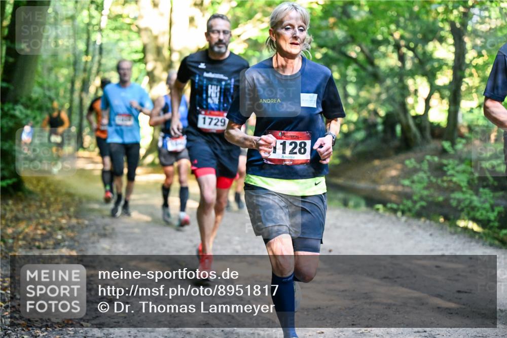 28.09.2025 - 33. Volkslauf durch das schöne Alstertal Dr. Thomas Lammeyer http://msf.ph/oto/8951817 28.09.2025 10:19:22 Laufen 1729, 128 meine-sportfotos.de