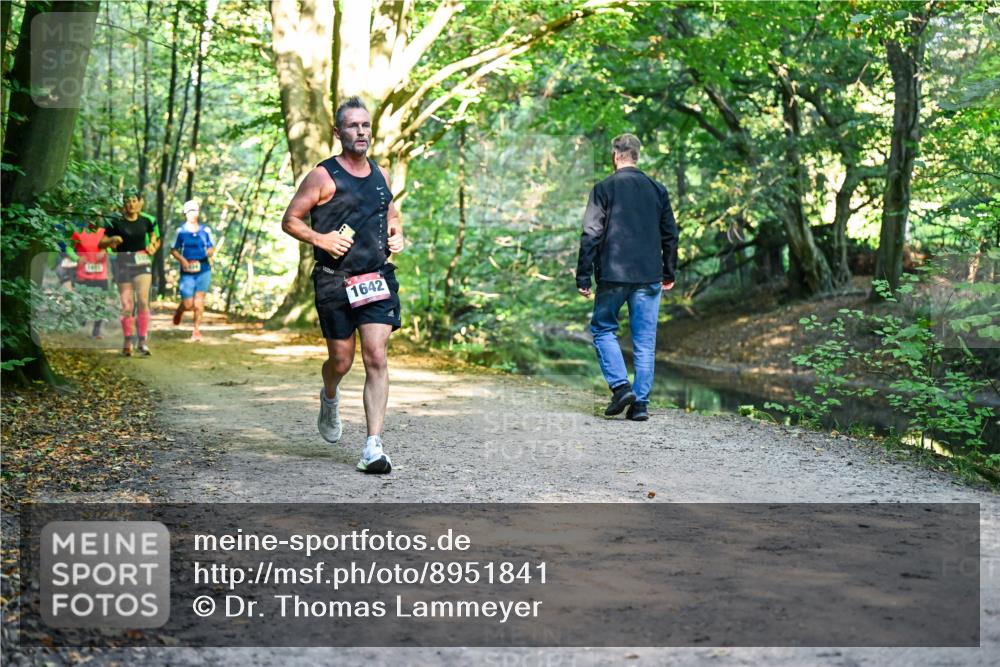 28.09.2025 - 33. Volkslauf durch das schöne Alstertal Dr. Thomas Lammeyer http://msf.ph/oto/8951841 28.09.2025 10:19:26 Laufen 1642 meine-sportfotos.de