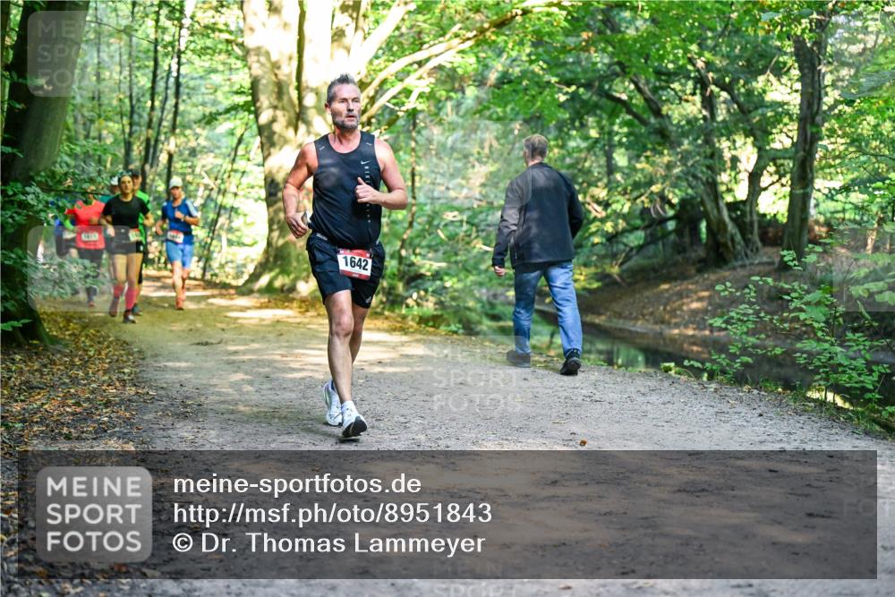 28.09.2025 - 33. Volkslauf durch das schöne Alstertal Dr. Thomas Lammeyer http://msf.ph/oto/8951843 28.09.2025 10:19:27 Laufen 1611, 1642 meine-sportfotos.de