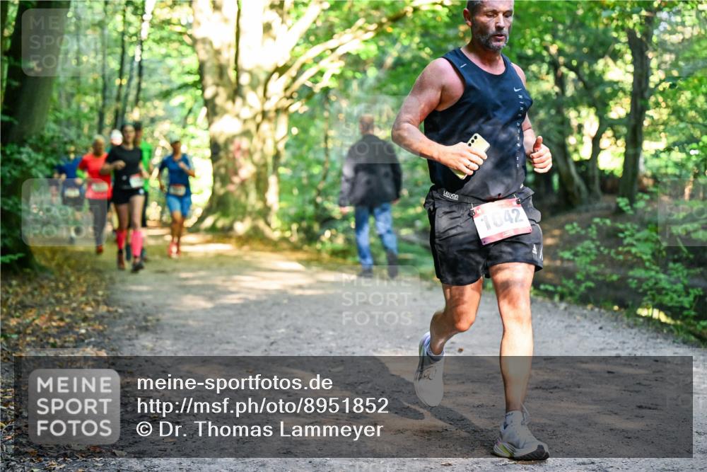 28.09.2025 - 33. Volkslauf durch das schöne Alstertal Dr. Thomas Lammeyer http://msf.ph/oto/8951852 28.09.2025 10:19:28 Laufen 1642 meine-sportfotos.de