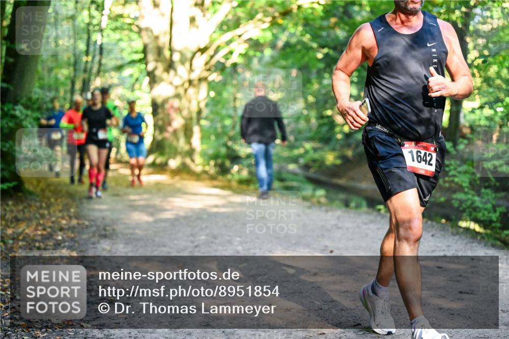28.09.2025 - 33. Volkslauf durch das schöne Alstertal Dr. Thomas Lammeyer http://msf.ph/oto/8951854 28.09.2025 10:19:28 Laufen 1642 meine-sportfotos.de