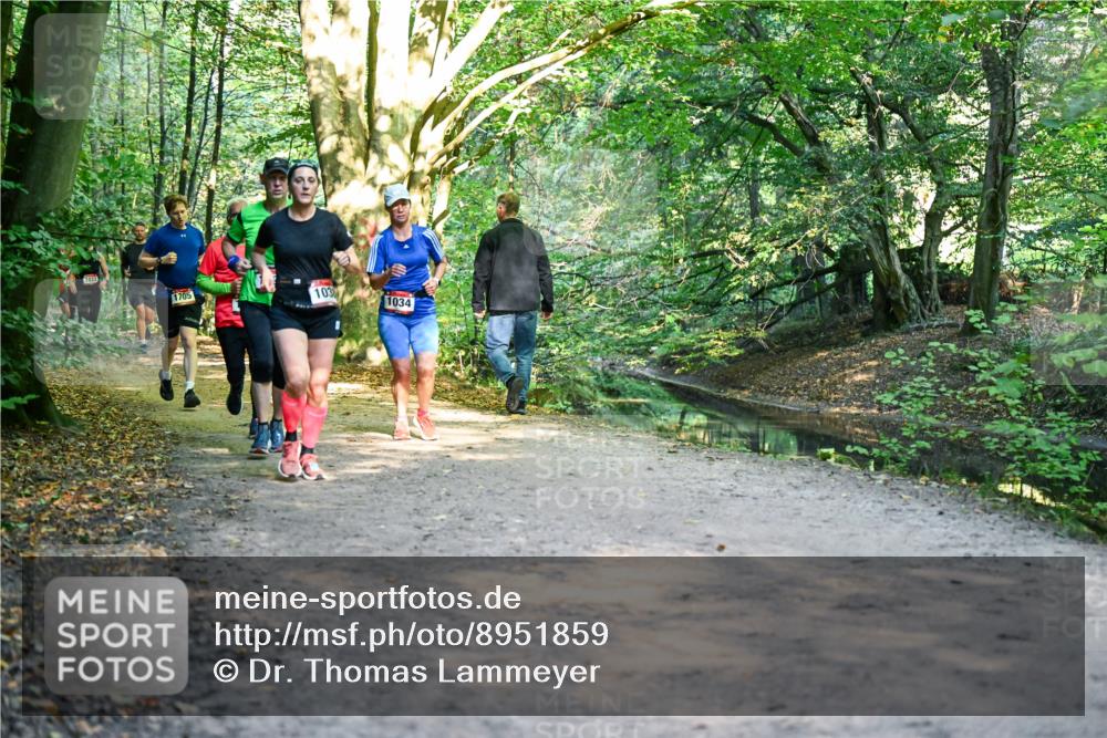28.09.2025 - 33. Volkslauf durch das schöne Alstertal Dr. Thomas Lammeyer http://msf.ph/oto/8951859 28.09.2025 10:19:29 Laufen 1022, 1705, 103, 1034 meine-sportfotos.de