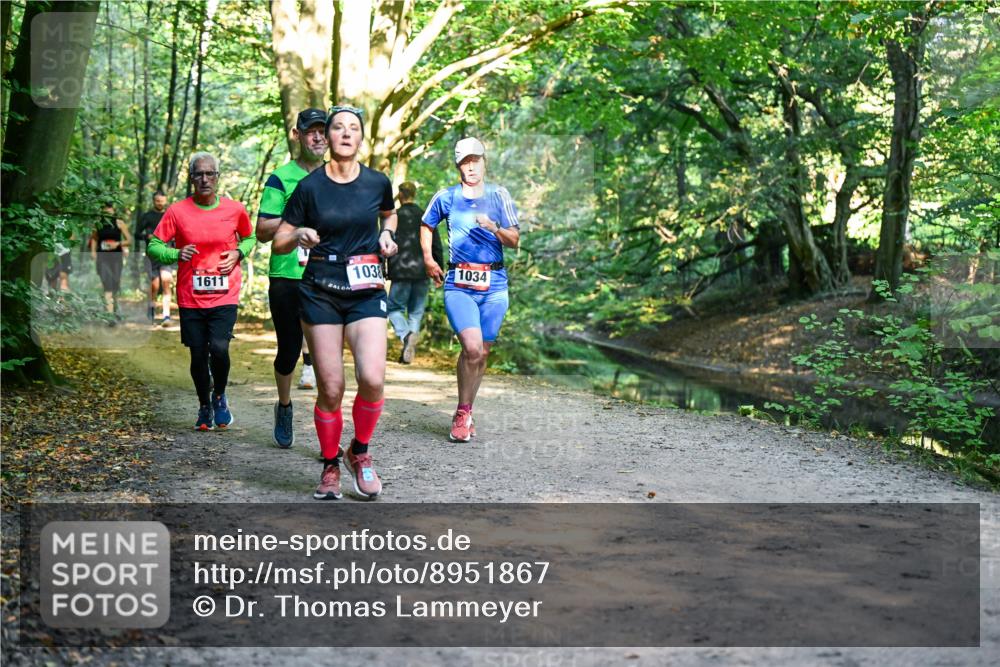 28.09.2025 - 33. Volkslauf durch das schöne Alstertal Dr. Thomas Lammeyer http://msf.ph/oto/8951867 28.09.2025 10:19:31 Laufen 1611, 1038, 1034 meine-sportfotos.de