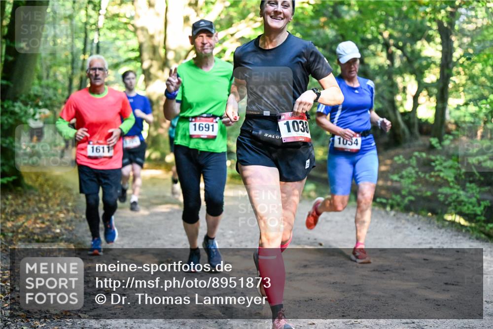 28.09.2025 - 33. Volkslauf durch das schöne Alstertal Dr. Thomas Lammeyer http://msf.ph/oto/8951873 28.09.2025 10:19:32 Laufen 1611, 1691, 1038, 1054 meine-sportfotos.de