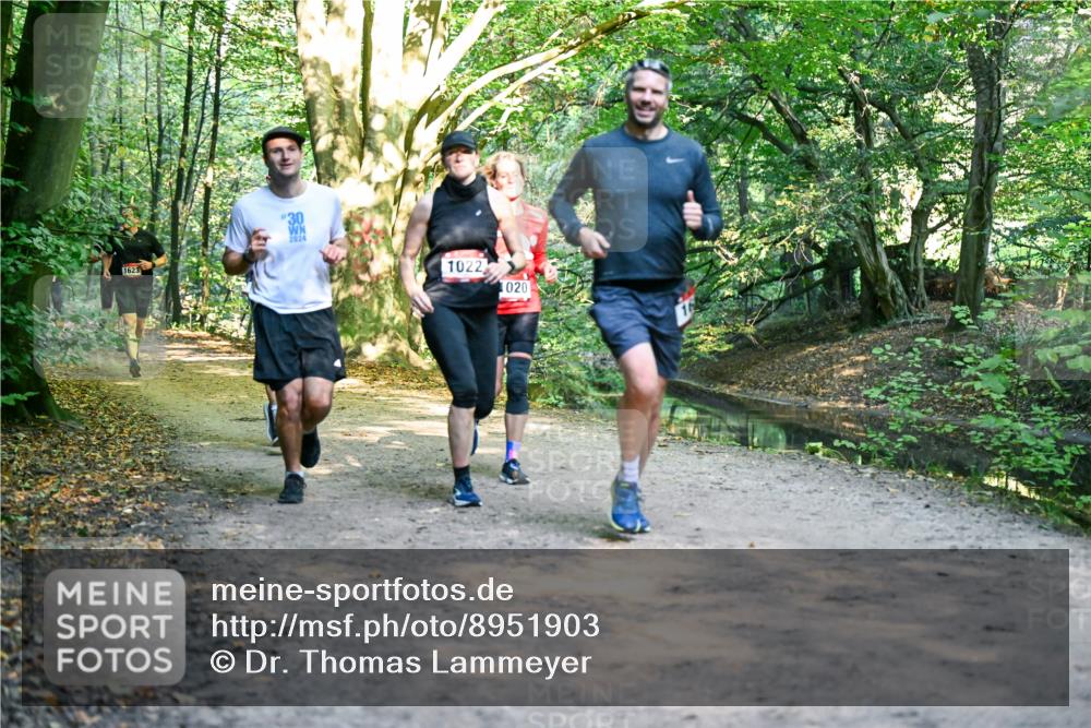 28.09.2025 - 33. Volkslauf durch das schöne Alstertal Dr. Thomas Lammeyer http://msf.ph/oto/8951903 28.09.2025 10:19:37 Laufen 1623, 30, 2024, 1022, 1020 meine-sportfotos.de