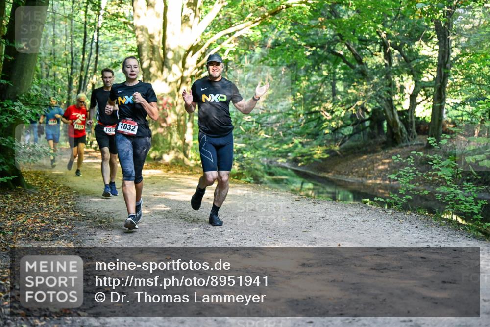 28.09.2025 - 33. Volkslauf durch das schöne Alstertal Dr. Thomas Lammeyer http://msf.ph/oto/8951941 28.09.2025 10:19:44 Laufen 1674, 1812, 1032 meine-sportfotos.de