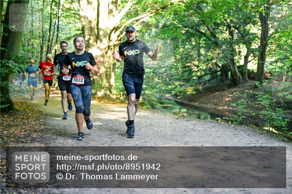 28.09.2025 - 33. Volkslauf durch das schöne Alstertal Dr. Thomas Lammeyer http://msf.ph/oto/8951942 28.09.2025 10:19:44 Laufen 1064, 1674, 1812, 1032 meine-sportfotos.de