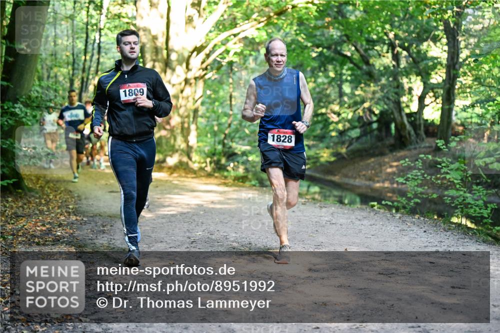 28.09.2025 - 33. Volkslauf durch das schöne Alstertal Dr. Thomas Lammeyer http://msf.ph/oto/8951992 28.09.2025 10:19:53 Laufen 1809, 1828 meine-sportfotos.de