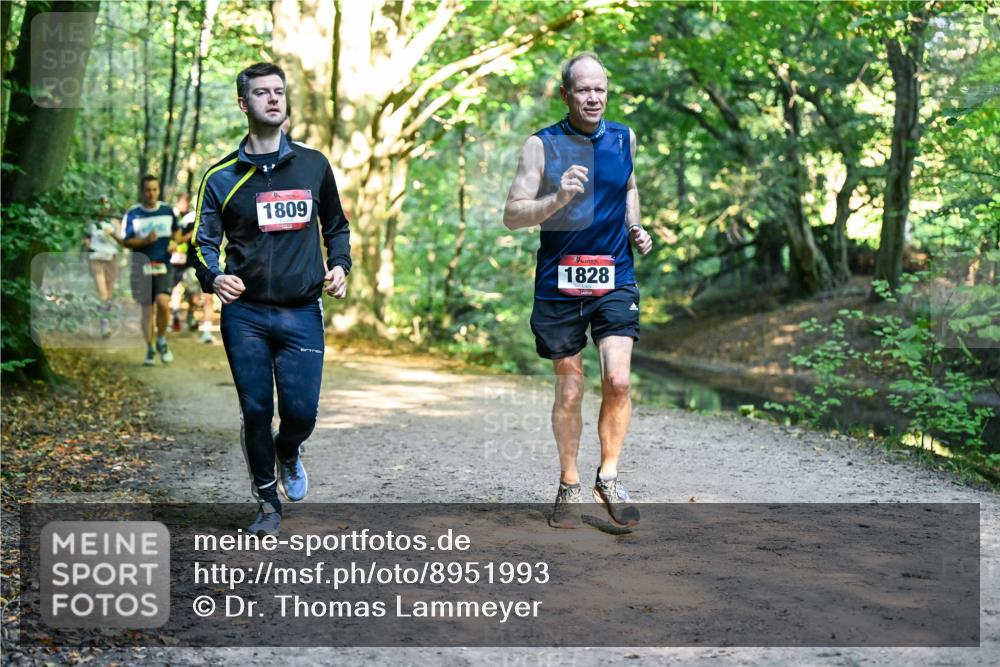 28.09.2025 - 33. Volkslauf durch das schöne Alstertal Dr. Thomas Lammeyer http://msf.ph/oto/8951993 28.09.2025 10:19:53 Laufen 1809, 1828 meine-sportfotos.de