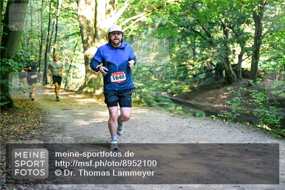 28.09.2025 - 33. Volkslauf durch das schöne Alstertal Dr. Thomas Lammeyer http://msf.ph/oto/8952100 28.09.2025 10:20:11 Laufen 17, 1640 meine-sportfotos.de