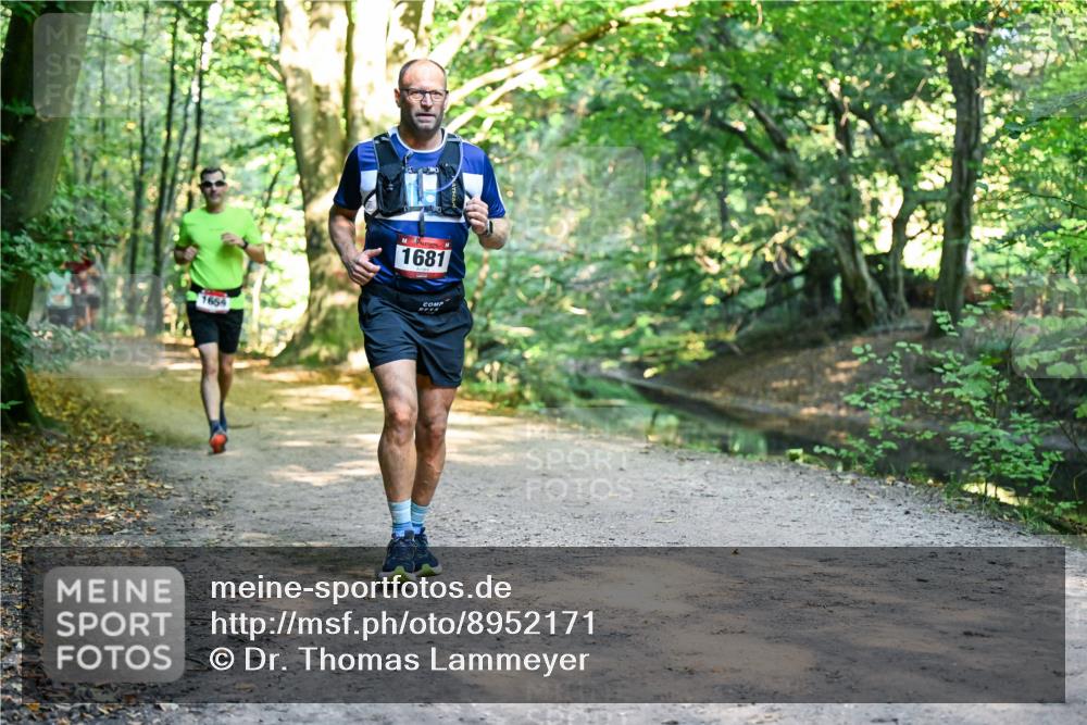 28.09.2025 - 33. Volkslauf durch das schöne Alstertal Dr. Thomas Lammeyer http://msf.ph/oto/8952171 28.09.2025 10:20:36 Laufen 1654, 1681 meine-sportfotos.de