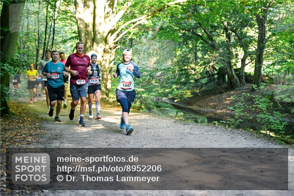 28.09.2025 - 33. Volkslauf durch das schöne Alstertal Dr. Thomas Lammeyer http://msf.ph/oto/8952206 28.09.2025 10:20:42 Laufen 1722, 1712, 1036, 1047 meine-sportfotos.de