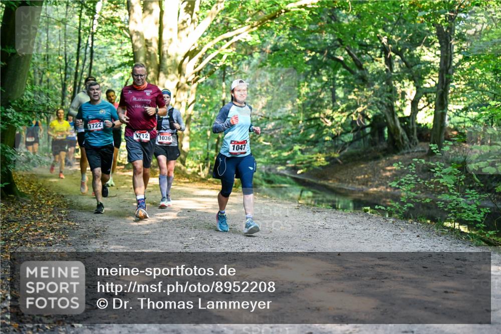 28.09.2025 - 33. Volkslauf durch das schöne Alstertal Dr. Thomas Lammeyer http://msf.ph/oto/8952208 28.09.2025 10:20:43 Laufen 1722, 1712, 1036, 1047 meine-sportfotos.de