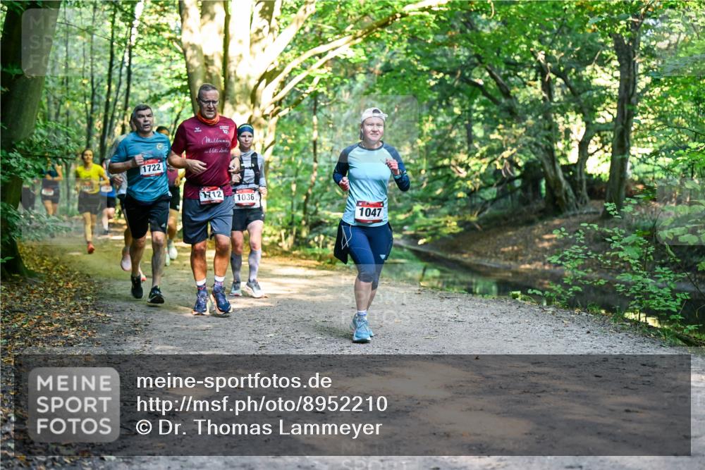 28.09.2025 - 33. Volkslauf durch das schöne Alstertal Dr. Thomas Lammeyer http://msf.ph/oto/8952210 28.09.2025 10:20:43 Laufen 1722, 1712, 1036, 1047 meine-sportfotos.de