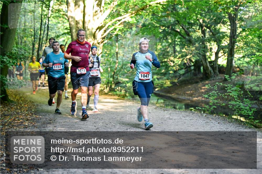 28.09.2025 - 33. Volkslauf durch das schöne Alstertal Dr. Thomas Lammeyer http://msf.ph/oto/8952211 28.09.2025 10:20:43 Laufen 1722, 1712, 1036, 1047 meine-sportfotos.de
