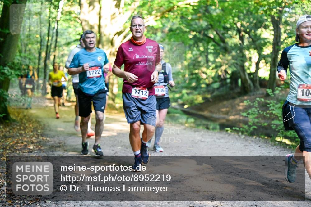 28.09.2025 - 33. Volkslauf durch das schöne Alstertal Dr. Thomas Lammeyer http://msf.ph/oto/8952219 28.09.2025 10:20:44 Laufen 1722, 19, 1712, 036, 10 meine-sportfotos.de