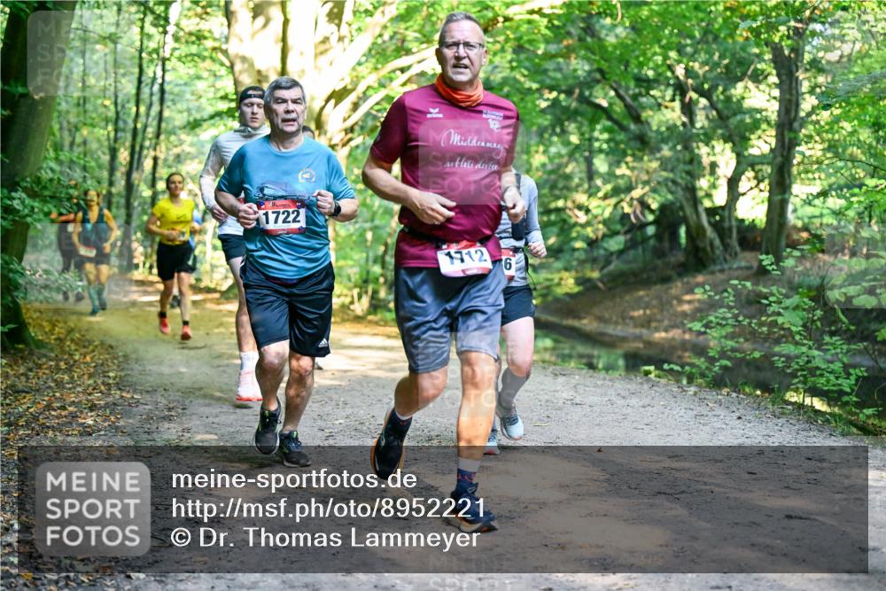 28.09.2025 - 33. Volkslauf durch das schöne Alstertal Dr. Thomas Lammeyer http://msf.ph/oto/8952221 28.09.2025 10:20:45 Laufen 1722, 1712, 6 meine-sportfotos.de