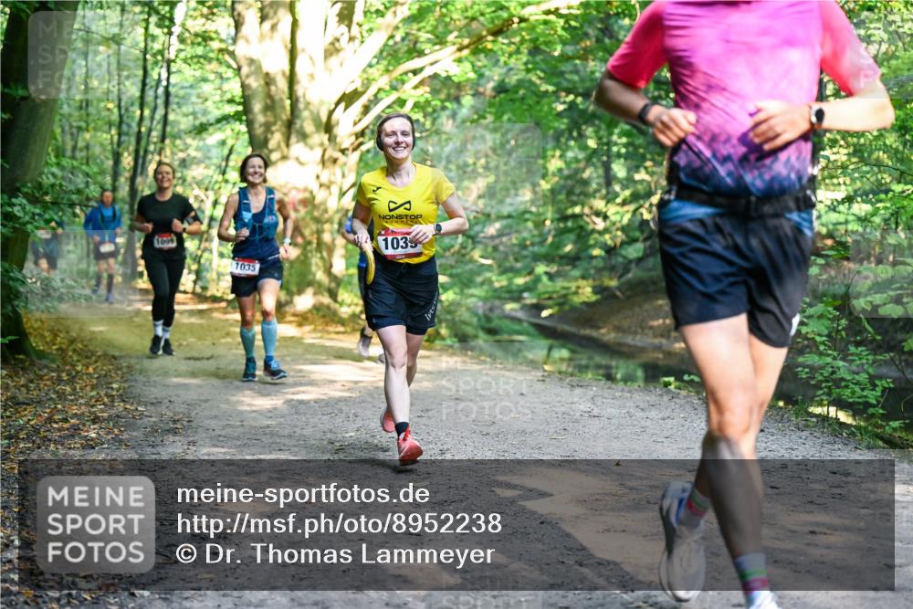 28.09.2025 - 33. Volkslauf durch das schöne Alstertal Dr. Thomas Lammeyer http://msf.ph/oto/8952238 28.09.2025 10:20:48 Laufen 1099, 1035, 103 meine-sportfotos.de