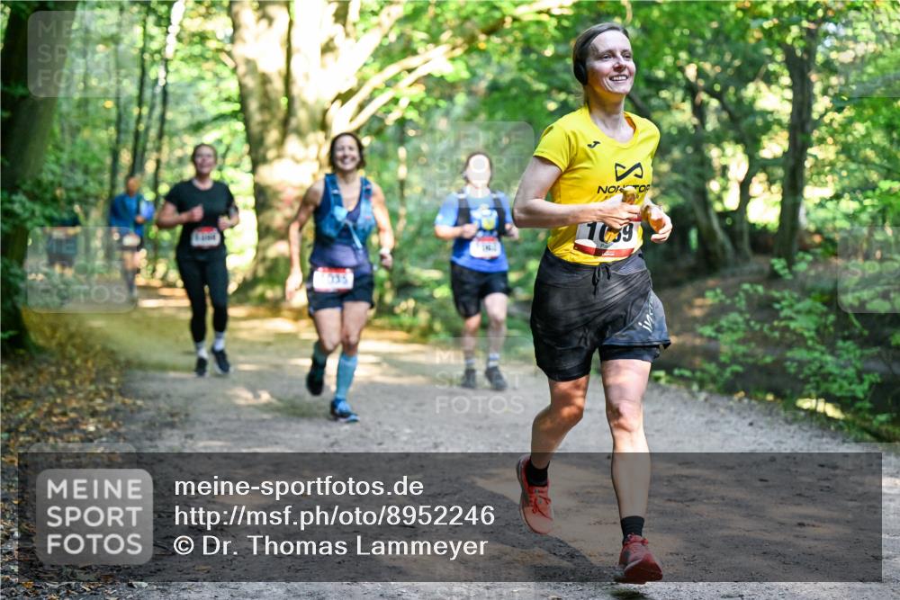 28.09.2025 - 33. Volkslauf durch das schöne Alstertal Dr. Thomas Lammeyer http://msf.ph/oto/8952246 28.09.2025 10:20:49 Laufen 1035, 1039 meine-sportfotos.de