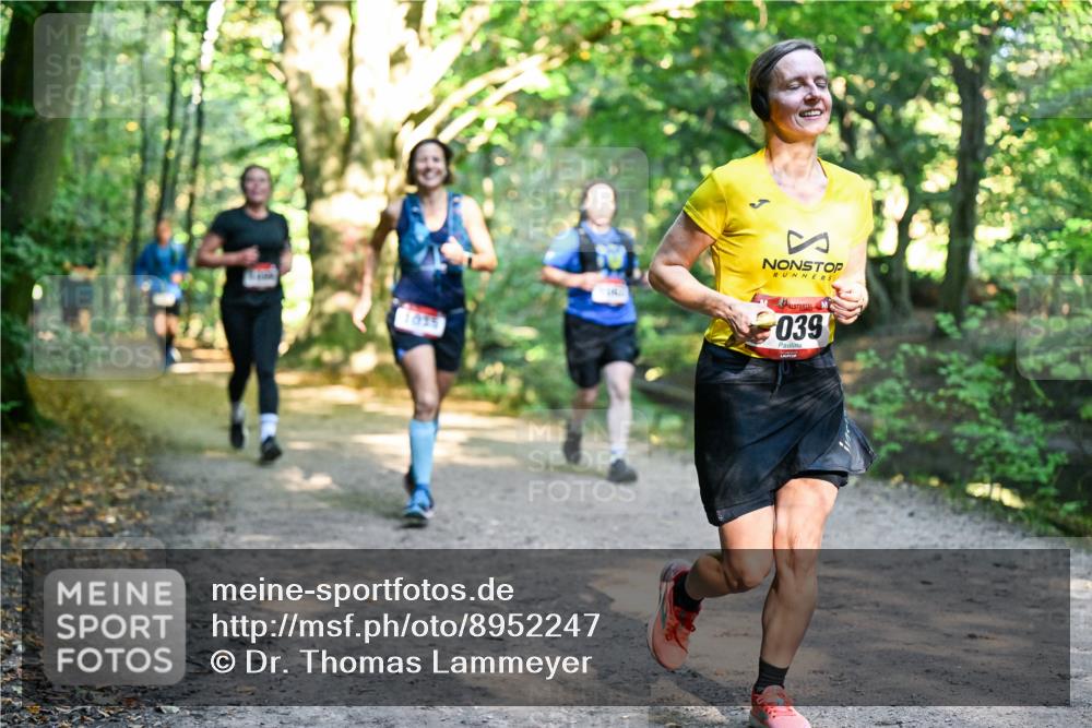 28.09.2025 - 33. Volkslauf durch das schöne Alstertal Dr. Thomas Lammeyer http://msf.ph/oto/8952247 28.09.2025 10:20:49 Laufen 1835, 039 meine-sportfotos.de