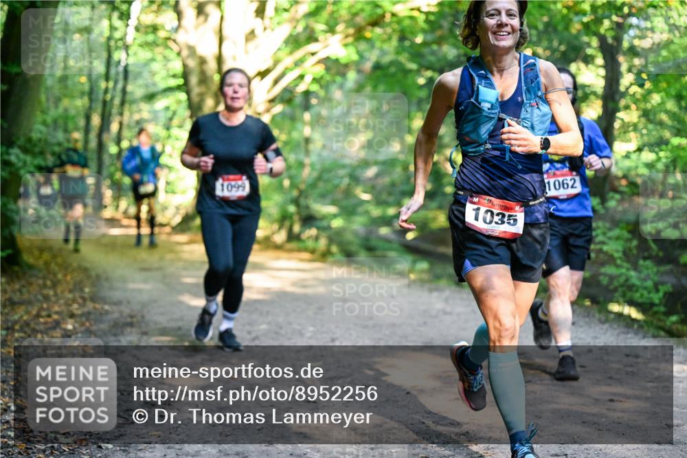 28.09.2025 - 33. Volkslauf durch das schöne Alstertal Dr. Thomas Lammeyer http://msf.ph/oto/8952256 28.09.2025 10:20:51 Laufen 1099, 1035, 1062 meine-sportfotos.de