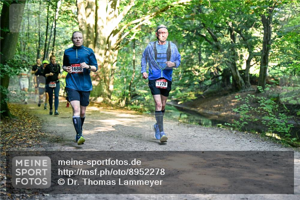 28.09.2025 - 33. Volkslauf durch das schöne Alstertal Dr. Thomas Lammeyer http://msf.ph/oto/8952278 28.09.2025 10:20:55 Laufen 1470, 1467, 1056, 1688, 1770 meine-sportfotos.de