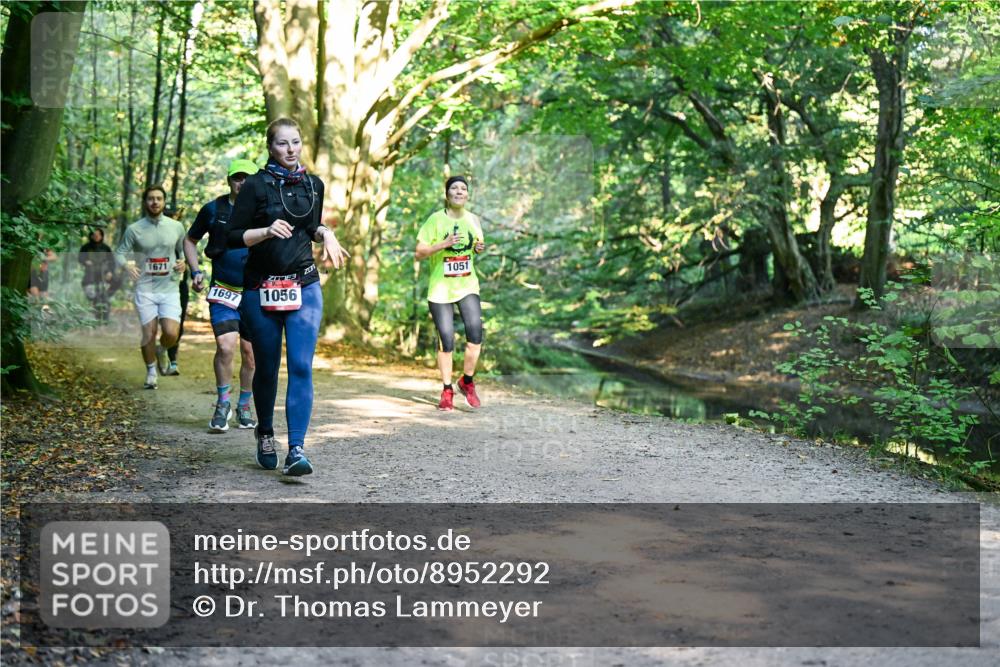 28.09.2025 - 33. Volkslauf durch das schöne Alstertal Dr. Thomas Lammeyer http://msf.ph/oto/8952292 28.09.2025 10:20:58 Laufen 1671, 1697, 1056, 1051 meine-sportfotos.de