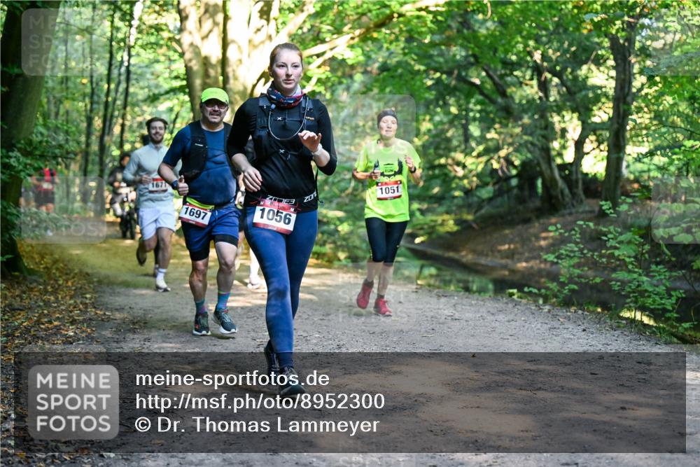 28.09.2025 - 33. Volkslauf durch das schöne Alstertal Dr. Thomas Lammeyer http://msf.ph/oto/8952300 28.09.2025 10:20:59 Laufen 1697, 1056, 1051 meine-sportfotos.de