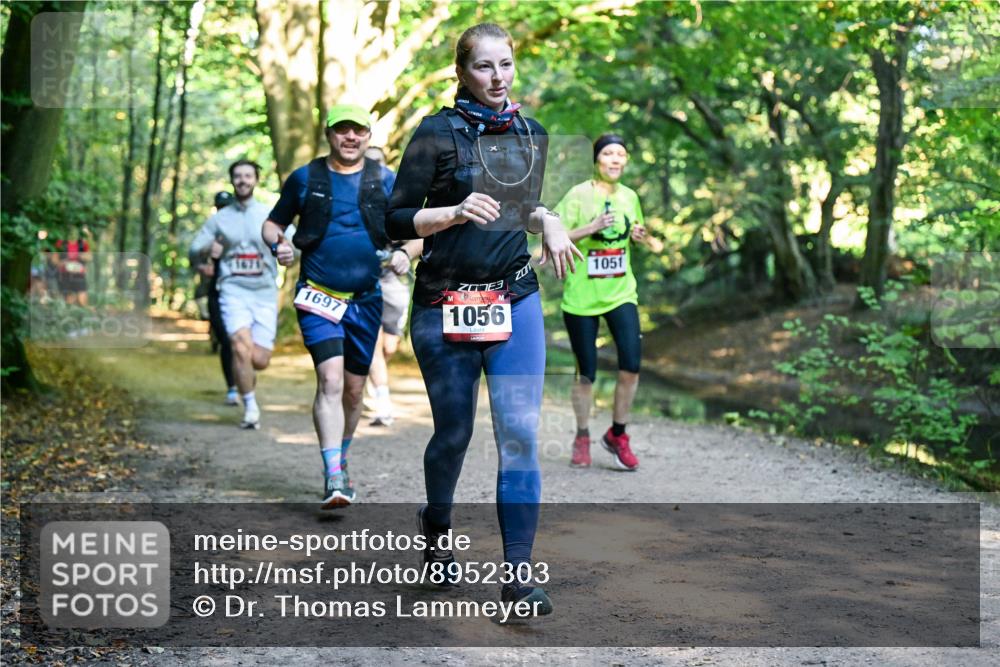 28.09.2025 - 33. Volkslauf durch das schöne Alstertal Dr. Thomas Lammeyer http://msf.ph/oto/8952303 28.09.2025 10:20:59 Laufen 1697, 1056, 1051 meine-sportfotos.de