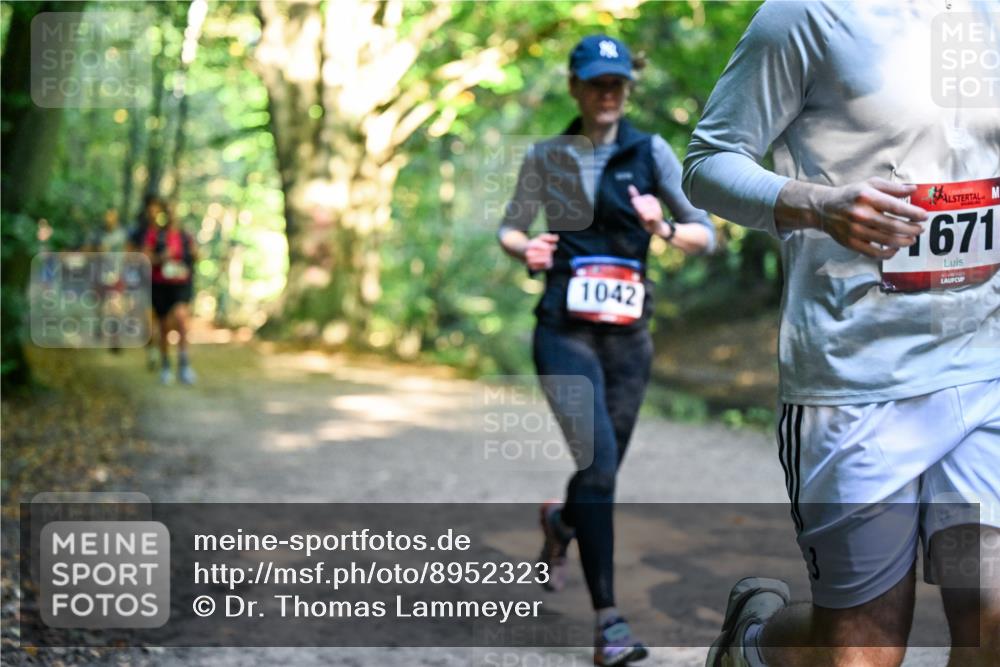 28.09.2025 - 33. Volkslauf durch das schöne Alstertal Dr. Thomas Lammeyer http://msf.ph/oto/8952323 28.09.2025 10:21:03 Laufen 1042, 671 meine-sportfotos.de