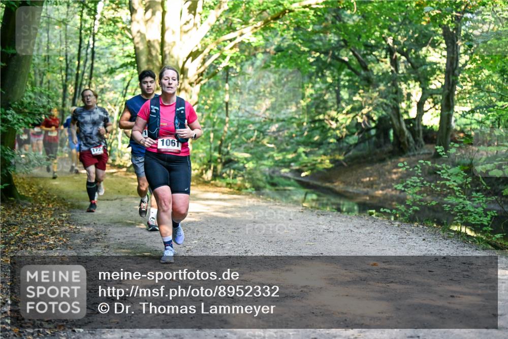 28.09.2025 - 33. Volkslauf durch das schöne Alstertal Dr. Thomas Lammeyer http://msf.ph/oto/8952332 28.09.2025 10:21:06 Laufen 1724, 106 meine-sportfotos.de