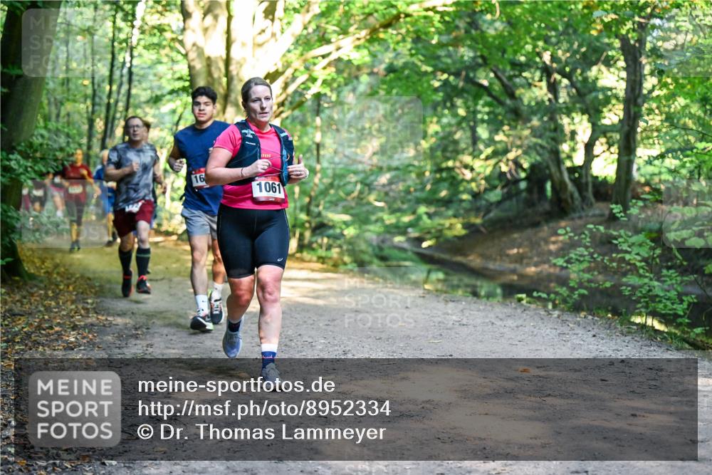 28.09.2025 - 33. Volkslauf durch das schöne Alstertal Dr. Thomas Lammeyer http://msf.ph/oto/8952334 28.09.2025 10:21:06 Laufen 16, 1061 meine-sportfotos.de