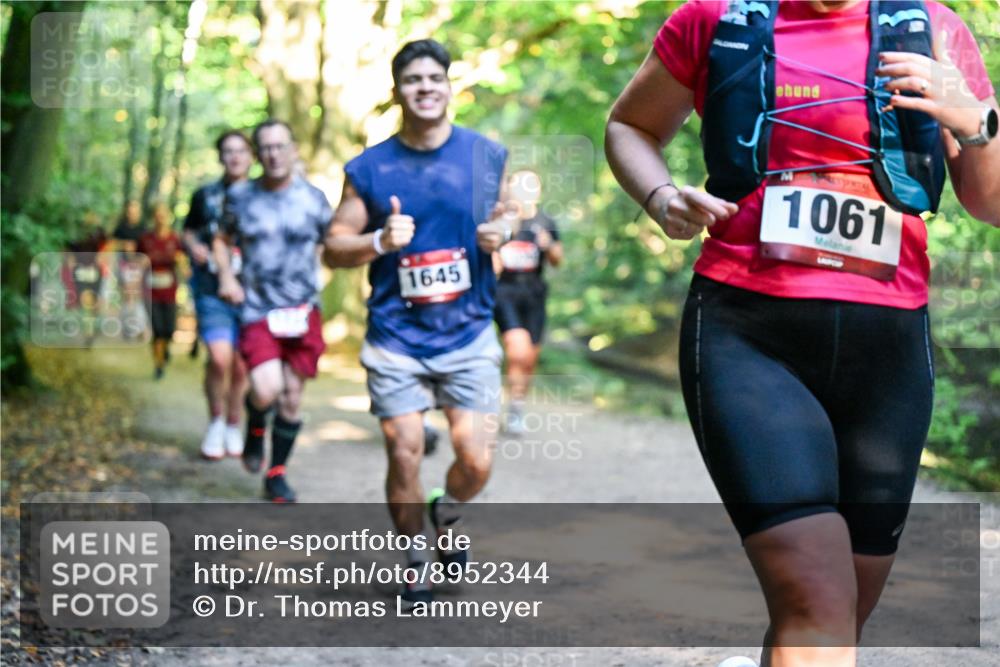 28.09.2025 - 33. Volkslauf durch das schöne Alstertal Dr. Thomas Lammeyer http://msf.ph/oto/8952344 28.09.2025 10:21:08 Laufen 1645, 1061 meine-sportfotos.de