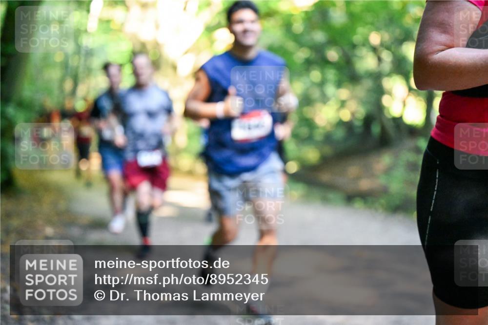 28.09.2025 - 33. Volkslauf durch das schöne Alstertal Dr. Thomas Lammeyer http://msf.ph/oto/8952345 28.09.2025 10:21:08 Laufen  meine-sportfotos.de