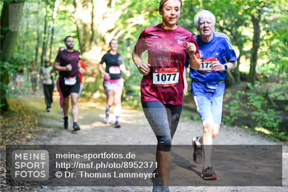 28.09.2025 - 33. Volkslauf durch das schöne Alstertal Dr. Thomas Lammeyer http://msf.ph/oto/8952371 28.09.2025 10:21:13 Laufen 30, 1077, 172 meine-sportfotos.de