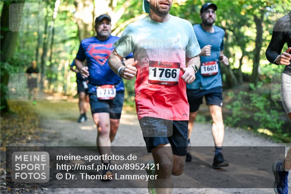 28.09.2025 - 33. Volkslauf durch das schöne Alstertal Dr. Thomas Lammeyer http://msf.ph/oto/8952421 28.09.2025 10:21:23 Laufen 1713, 1766, 1601 meine-sportfotos.de