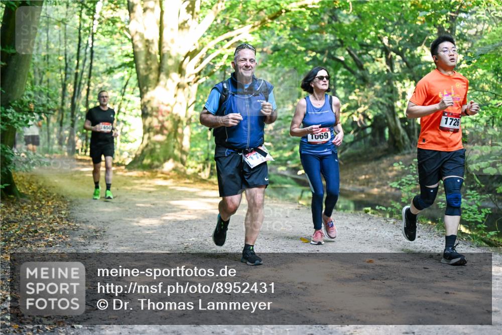 28.09.2025 - 33. Volkslauf durch das schöne Alstertal Dr. Thomas Lammeyer http://msf.ph/oto/8952431 28.09.2025 10:21:25 Laufen 1650, 069, 1726 meine-sportfotos.de