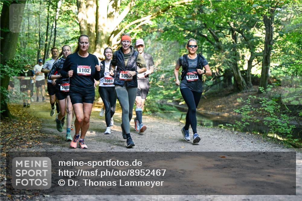 28.09.2025 - 33. Volkslauf durch das schöne Alstertal Dr. Thomas Lammeyer http://msf.ph/oto/8952467 28.09.2025 10:21:36 Laufen 1088, 1102, 108, 1059, 1081 meine-sportfotos.de