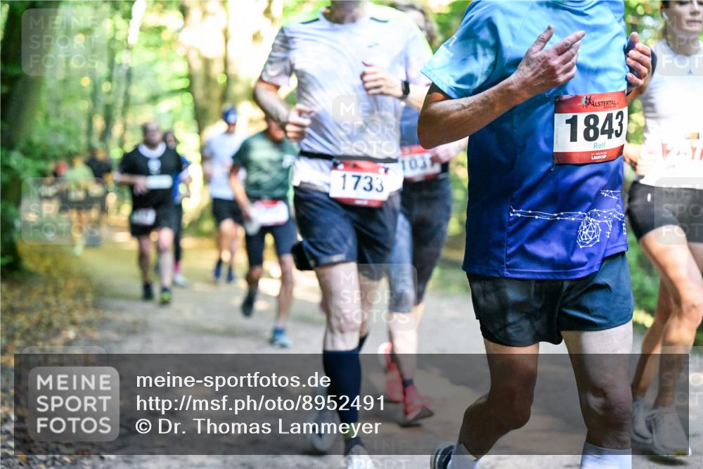 28.09.2025 - 33. Volkslauf durch das schöne Alstertal Dr. Thomas Lammeyer http://msf.ph/oto/8952491 28.09.2025 10:21:40 Laufen 103, 1733, 1843 meine-sportfotos.de