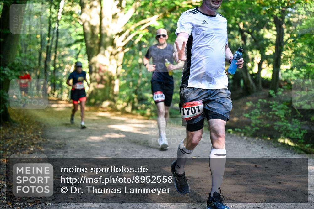 28.09.2025 - 33. Volkslauf durch das schöne Alstertal Dr. Thomas Lammeyer http://msf.ph/oto/8952558 28.09.2025 10:21:52 Laufen 1690, 1701 meine-sportfotos.de